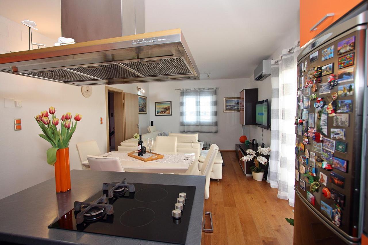 Apartment Petra Supetar Exterior foto