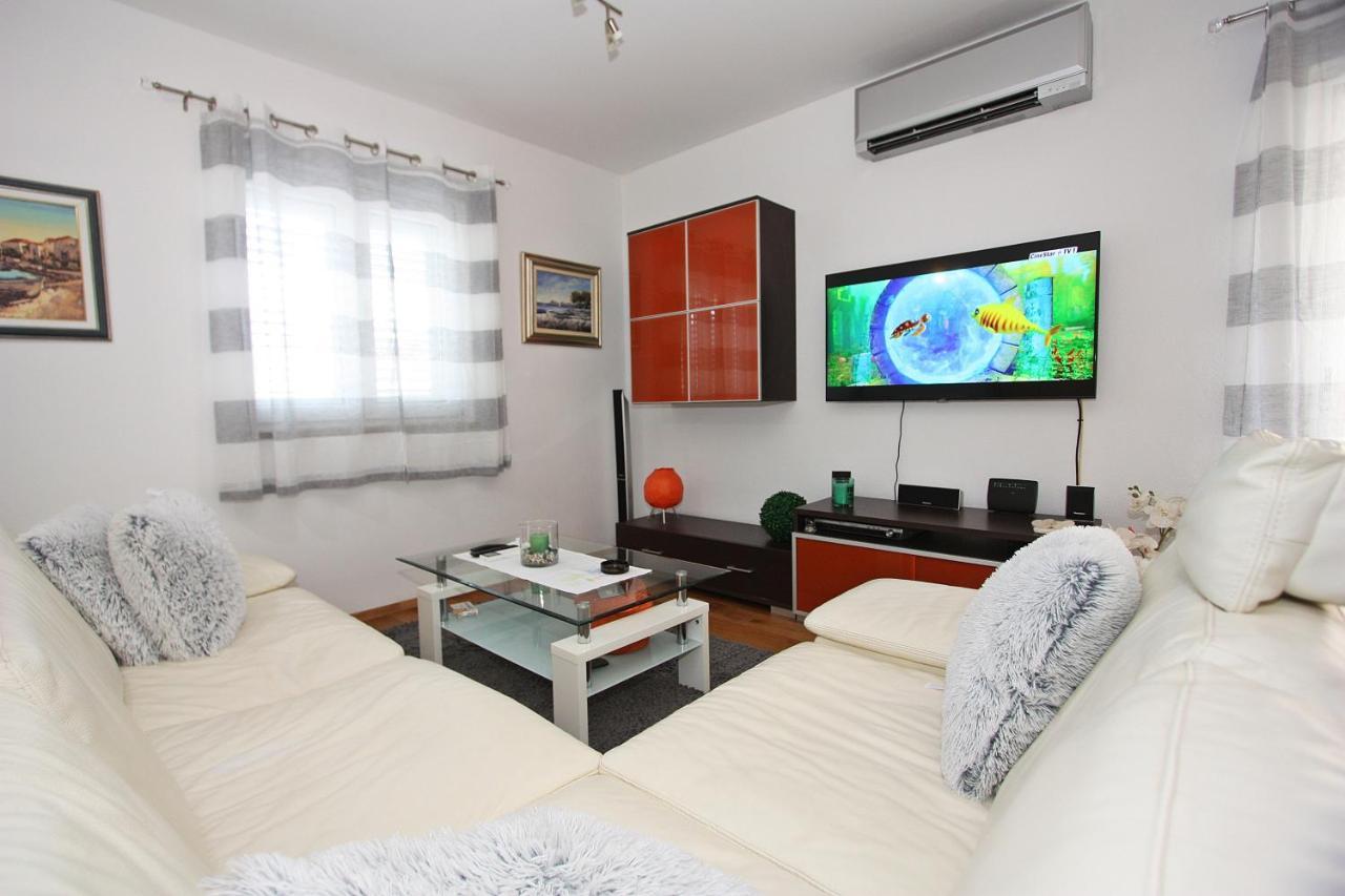 Apartment Petra Supetar Exterior foto